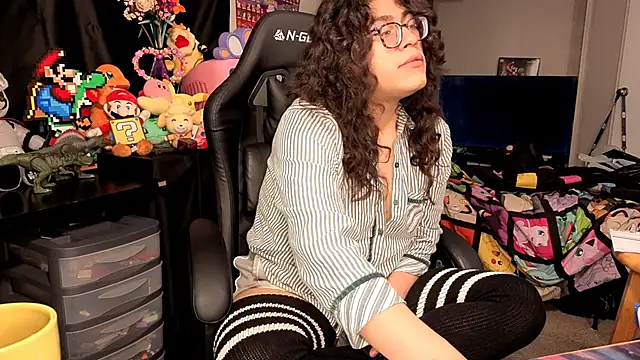 Snapshot of ShinyCherub chatting on October 29, 2025, 12:24 am ShinyCherub online show from October 29, 2025, 12:24 am