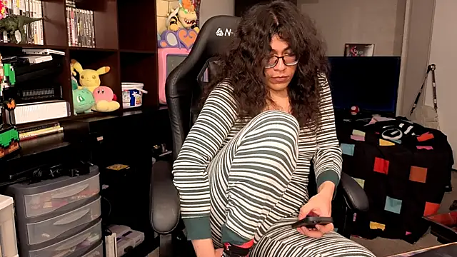 Snapshot of ShinyCherub chatting on November 7, 2025, 1:16 am ShinyCherub online show from November 7, 2025, 1:16 am