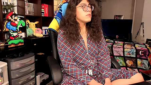 Snapshot of ShinyCherub chatting on November 10, 2025, 2:05 pm ShinyCherub online show from November 10, 2025, 2:05 pm