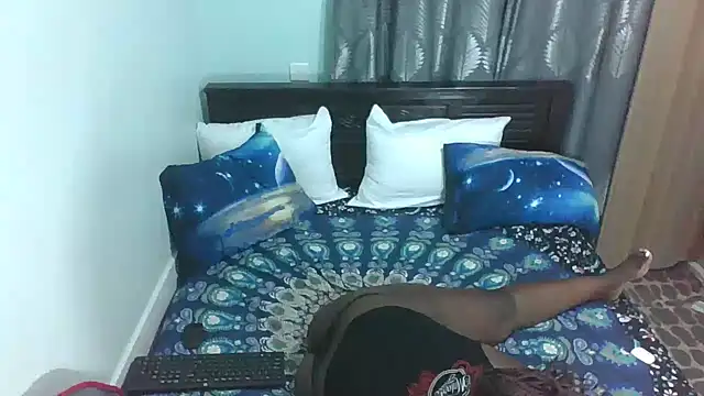 Darkberry online show from November 2, 2025, 8:11 pm