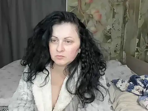 Lillian2 online show from April 8, 2026, 8:31 pm
