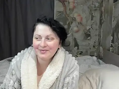 Lillian2 online show from April 9, 2026, 8:25 pm