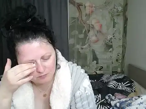 Lillian2 online show from May 16, 2026, 11:57 pm