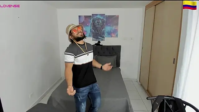 Snapshot of Louis_marley__ chatting on December 30, 2024, 10:01 pm Louis marley online show from December 30, 2024, 10:01 pm