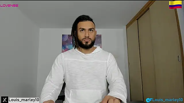 Snapshot of Louis_marley__ chatting on February 9, 2025, 11:46 pm Louis marley online show from February 9, 2025, 11:46 pm