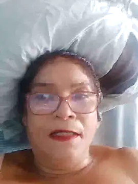Snapshot of Delicy1 chatting on February 19, 2025, 4:33 pm Delicy1 online show from February 19, 2025, 4:33 pm