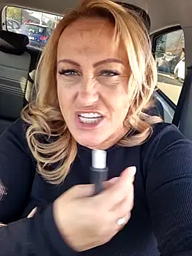 Isabellaa04 online show from October 8, 2025, 12:58 pm