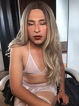 Snapshot of Aly_scarf chatting on February 17, 2025, 4:48 pm Aly scarf online show from February 17, 2025, 4:48 pm