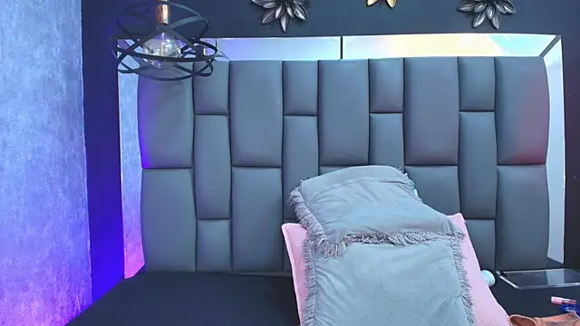  MiaBrown  online show from September 20, 2025, 12:06 pm