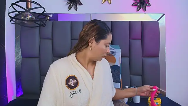  MiaBrown  online show from January 11, 2026, 12:10 pm