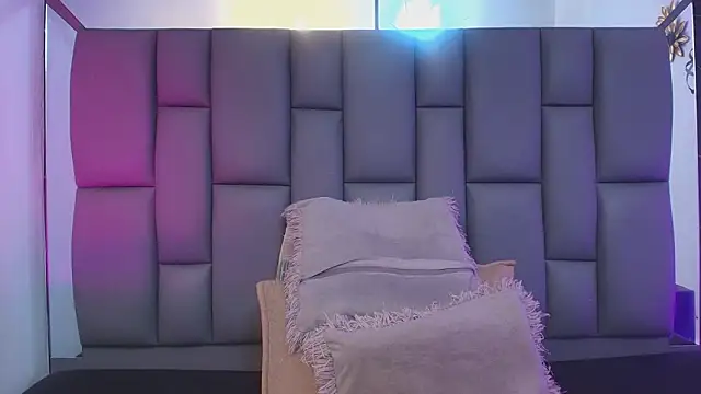  MiaBrown  online show from February 9, 2026, 12:09 pm