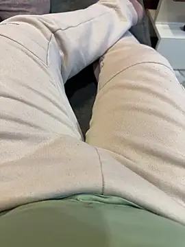 Snapshot of Honeydick7 chatting on February 12, 2026, 6:41 am Honeydick7 online show from February 12, 2026, 6:41 am