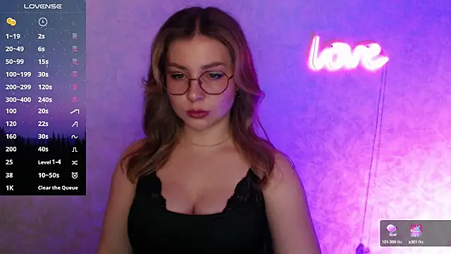 Snapshot of Leah_Reed chatting on February 24, 2025, 1:42 pm Leah Reed online show from February 24, 2025, 1:42 pm