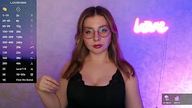 Snapshot of Leah_Reed chatting on February 24, 2025, 6:58 pm Leah Reed online show from February 24, 2025, 6:58 pm