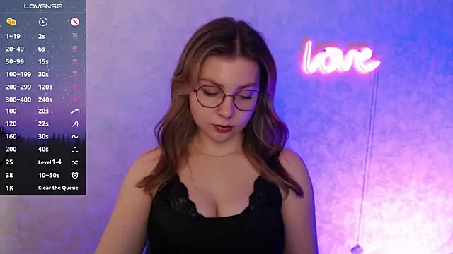 Snapshot of Leah_Reed chatting on February 25, 2025, 9:31 am Leah Reed online show from February 25, 2025, 9:31 am