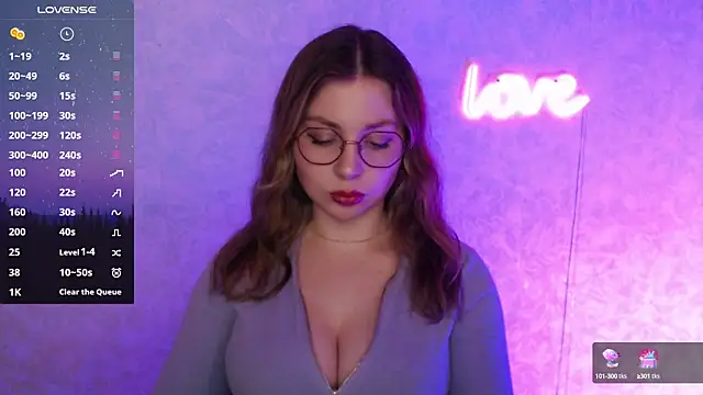 Snapshot of Leah_Reed chatting on March 18, 2025, 3:53 pm Leah Reed online show from March 18, 2025, 3:53 pm