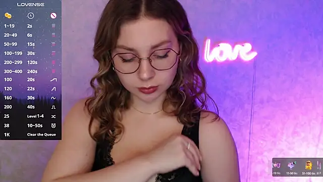 Snapshot of Leah_Reed chatting on March 20, 2025, 10:21 am Leah Reed online show from March 20, 2025, 10:21 am