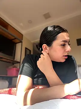 Snapshot of Nicollemays chatting on November 7, 2025, 2:28 pm Nicollemays online show from November 7, 2025, 2:28 pm