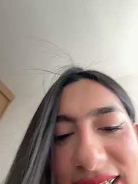 Nicollemays online show from March 31, 2026, 2:28 pm