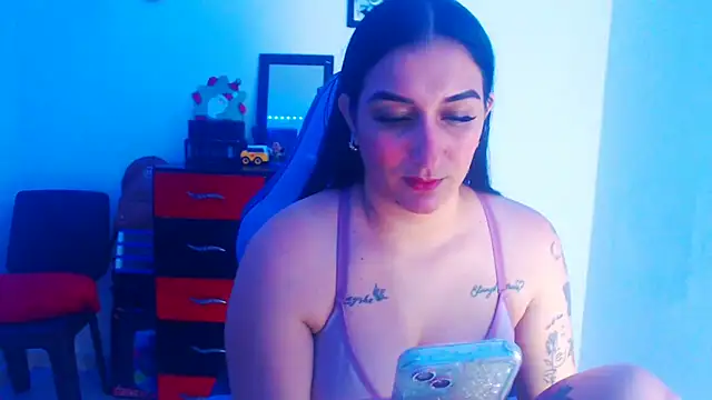 Snapshot of liz_dirty chatting on November 19, 2025, 10:43 pm liz dirty online show from November 19, 2025, 10:43 pm