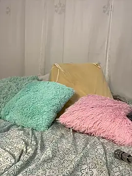 Snapshot of Aleja_DANS chatting on March 1, 2025, 3:32 am Aleja DANS online show from March 1, 2025, 3:32 am