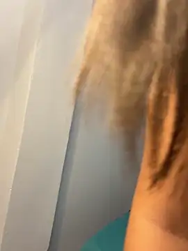 Snapshot of Aleja_DANS chatting on March 2, 2025, 8:16 am Aleja DANS online show from March 2, 2025, 8:16 am