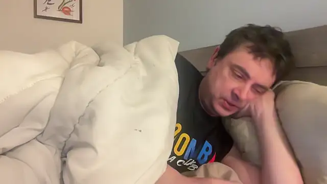 freddy0222222 online show from April 4, 2026, 5:49 am