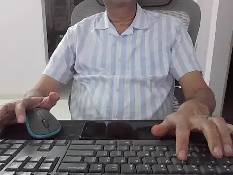 mrose8080 online show from February 23, 2026, 6:49 pm