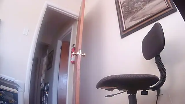 hottottrot691 online show from January 16, 2026, 8:13 pm