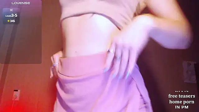 Cassie Wild online show from December 4, 2024, 1:20 pm