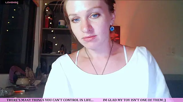 Cassie Wild online show from July 16, 2026, 1:28 pm