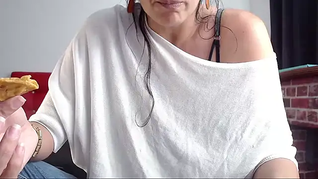 Lucynaugthyy online show from February 13, 2025, 8:13 pm