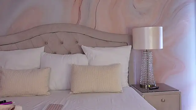 GingerEllis online show from February 6, 2026, 4:50 am