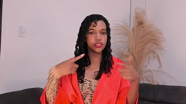 Snapshot of Tina_Rouse2 chatting on July 25, 2026, 11:35 pm Tina Rouse2 online show from July 25, 2026, 11:35 pm