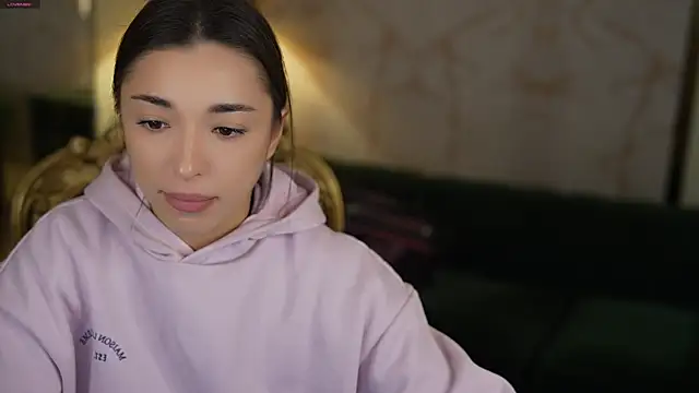 Jasmine Flow online show from November 28, 2025, 8:28 am