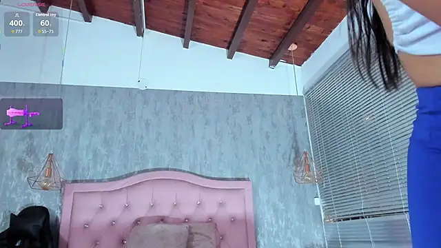 naomidibello online show from April 6, 2026, 7:48 pm