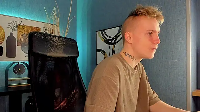 AlexxSweet online show from March 8, 2025, 6:43 am