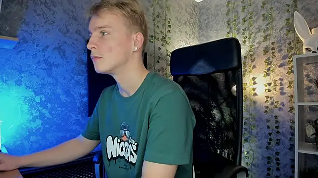 AlexxSweet online show from October 5, 2025, 6:45 am