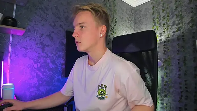 AlexxSweet online show from October 19, 2025, 6:47 am