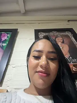 Snapshot of Luisa_Fernandaa chatting on April 7, 2026, 12:33 am Luisa Fernandaa online show from April 7, 2026, 12:33 am