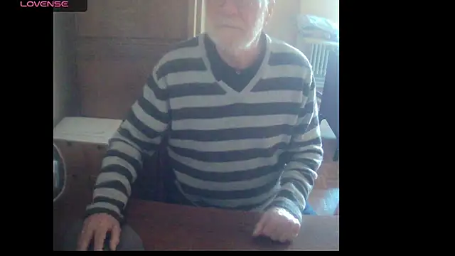 Snapshot of terrybare chatting on February 18, 2025, 1:33 pm terrybare online show from February 18, 2025, 1:33 pm