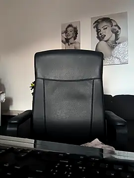 Ladykaos online show from September 27, 2025, 3:39 pm