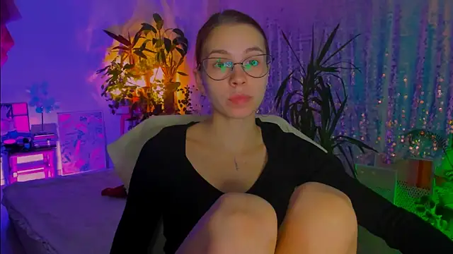 Snapshot of poli__ chatting on November 2, 2025, 2:30 pm poli online show from November 2, 2025, 2:30 pm