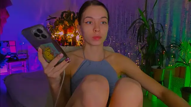 poli   online show from December 5, 2025, 4:25 pm