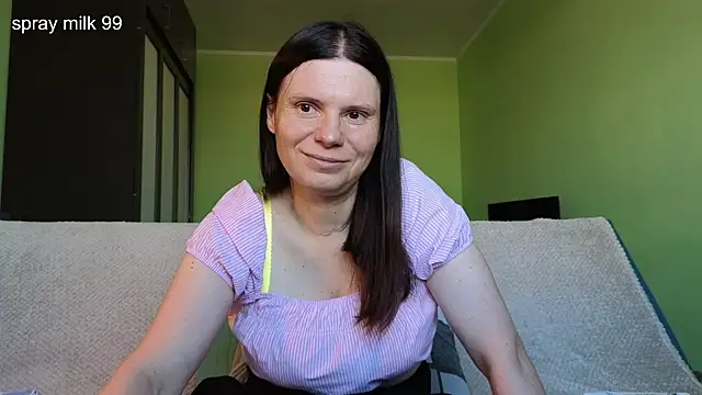 Liisa  online show from June 25, 2026, 6:51 am