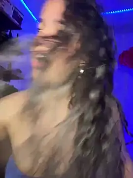 Snapshot of demonaughtyyy chatting on February 19, 2025, 6:33 am demonaughtyyy online show from February 19, 2025, 6:33 am