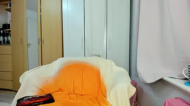 Snapshot of Rolla_Coaster chatting on October 15, 2025, 6:35 am Rolla Coaster online show from October 15, 2025, 6:35 am