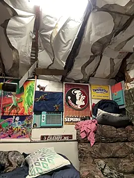 Snapshot of CloudDadddyyy420 chatting on January 4, 2025, 9:52 pm CloudDadddyyy420 online show from January 4, 2025, 9:52 pm