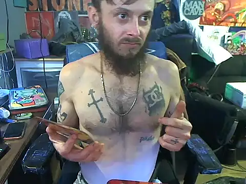 Snapshot of CloudDadddyyy420 chatting on February 4, 2025, 1:45 am CloudDadddyyy420 online show from February 4, 2025, 1:45 am