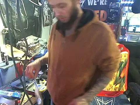 Snapshot of CloudDadddyyy420 chatting on March 21, 2025, 6:38 am CloudDadddyyy420 online show from March 21, 2025, 6:38 am